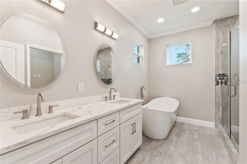 Townhouse in Tampa, Florida 3 bedrooms, 212.1 sq.m. № 1083467 - photo 29