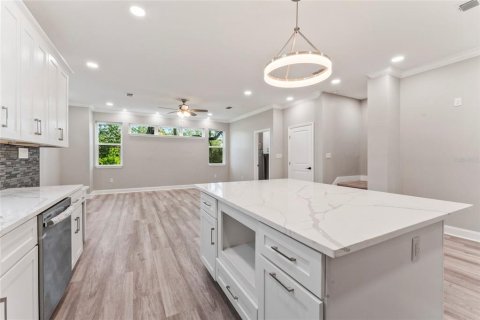 Townhouse in Tampa, Florida 3 bedrooms, 212.1 sq.m. № 1083467 - photo 15