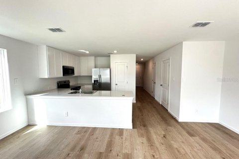 Townhouse in Davenport, Florida 3 bedrooms, 135.64 sq.m. № 2395958 - photo 16