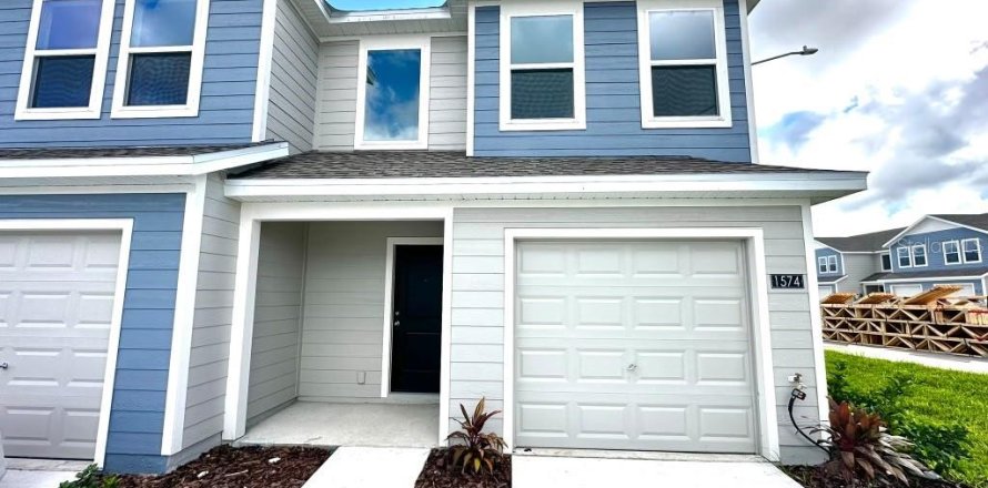 Townhouse in Davenport, Florida 3 bedrooms, 135.64 sq.m. № 2395958