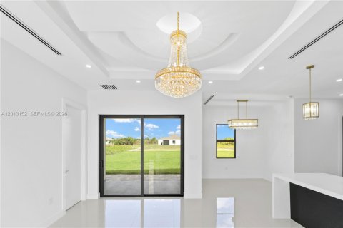House in Lehigh Acres, Florida 4 bedrooms, 152.36 sq.m. № 2076129 - photo 9