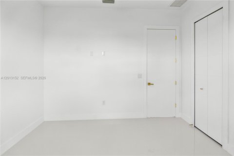 House in Lehigh Acres, Florida 4 bedrooms, 152.36 sq.m. № 2076129 - photo 26