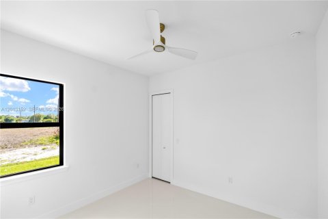 House in Lehigh Acres, Florida 4 bedrooms, 152.36 sq.m. № 2076129 - photo 28
