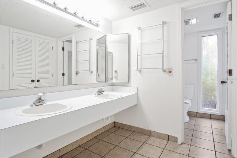 Снять в аренду кондоминиум в Хейнс-Сити, Флорида 38.18м2, № 1870515 - фото 13