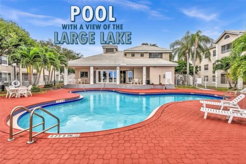 Condo in Oakland Park, Florida, 2 bedrooms  № 1952672 - photo 22