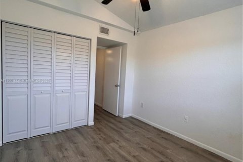 Condo in Oakland Park, Florida, 2 bedrooms  № 1952672 - photo 6