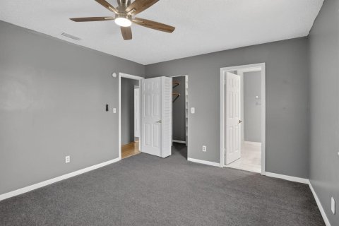 House in Hollywood, Florida 4 bedrooms, 173.73 sq.m. № 2083209 - photo 26