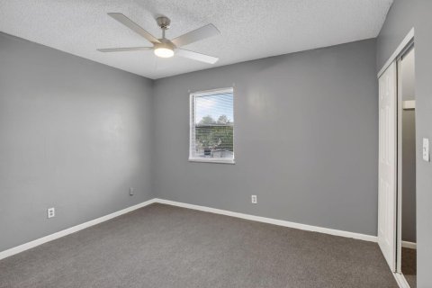 House in Hollywood, Florida 4 bedrooms, 173.73 sq.m. № 2083209 - photo 30