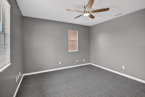 House in Hollywood, Florida 4 bedrooms, 173.73 sq.m. № 2083209 - photo 25