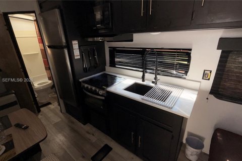 Immobilier commercial à Cutler Bay, Floride 1 chambre, 37.16 m2 № 1997350