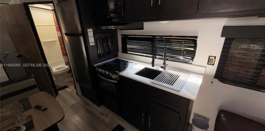 Immobilier commercial à Cutler Bay, Floride 1 chambre, 37.16 m2 № 1997350