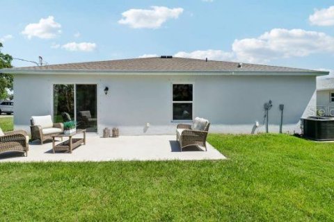 House in Weeki Wachee, Florida 4 bedrooms, 174.28 sq.m. № 2406931 - photo 22