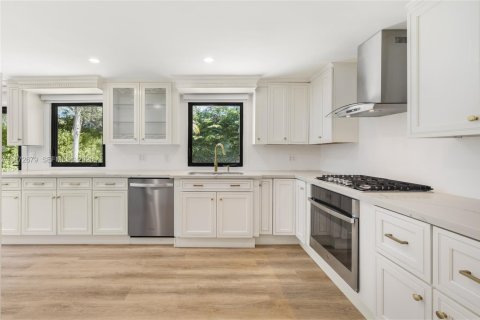 Купить виллу или дом в Саут-Майами, Флорида 4 спальни, 224.27м2, № 2042479 - фото 9