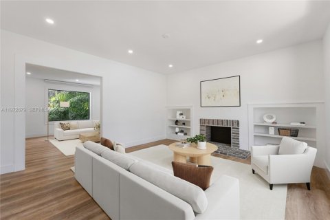 Купить виллу или дом в Саут-Майами, Флорида 4 спальни, 224.27м2, № 2042479 - фото 4