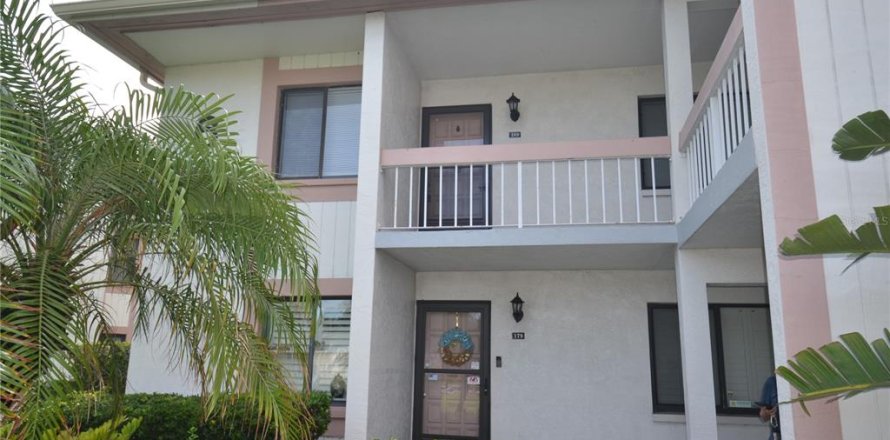 Condominio en Oldsmar, Florida, 2 dormitorios  № 1817229