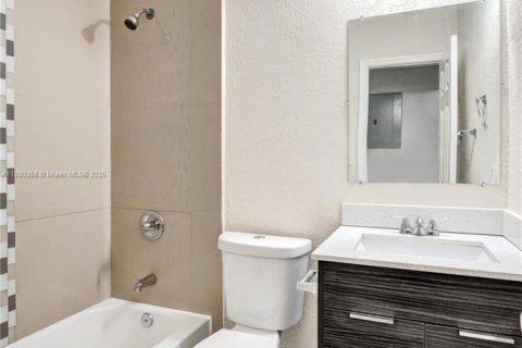 Villa ou maison à louer à Pompano Beach, Floride: 2 chambres, 193.14 m2 № 1946891 - photo 15