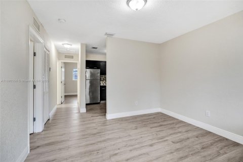 Villa ou maison à louer à Pompano Beach, Floride: 2 chambres, 193.14 m2 № 1946891 - photo 6