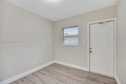 Villa ou maison à louer à Pompano Beach, Floride: 2 chambres, 193.14 m2 № 1946891 - photo 19