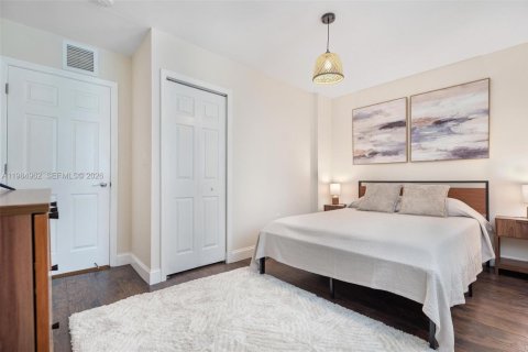 Снять в аренду виллу или дом в Майами, Флорида 4 спальни, 139.35м2, № 2051378 - фото 12