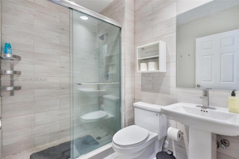 Снять в аренду виллу или дом в Майами, Флорида 4 спальни, 139.35м2, № 2051378 - фото 24