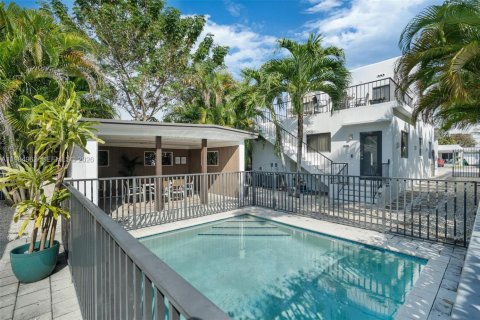 Снять в аренду виллу или дом в Майами, Флорида 4 спальни, 139.35м2, № 2051378 - фото 30