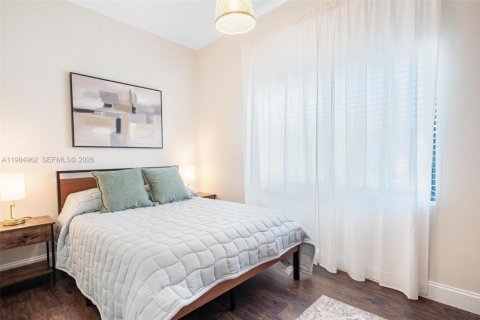 Снять в аренду виллу или дом в Майами, Флорида 4 спальни, 139.35м2, № 2051378 - фото 26