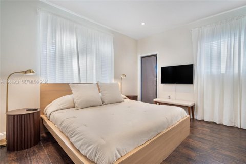 Снять в аренду виллу или дом в Майами, Флорида 4 спальни, 139.35м2, № 2051378 - фото 15