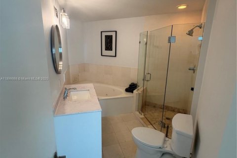 Condo in Miami, Florida, 3 bedrooms  № 1951052 - photo 23