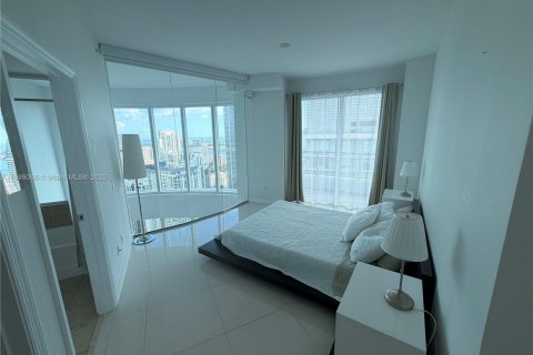 Condo in Miami, Florida, 3 bedrooms  № 1951052 - photo 13