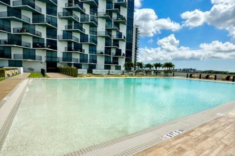 Купить кондоминиум в Дорал, Флорида 1 спальня, 72.19м2, № 1983397 - фото 2