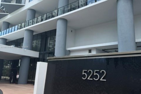 Купить кондоминиум в Дорал, Флорида 1 спальня, 72.19м2, № 1983397 - фото 3