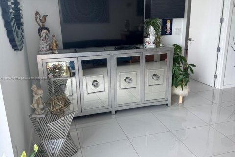 Купить кондоминиум в Дорал, Флорида 1 спальня, 72.19м2, № 1983397 - фото 10