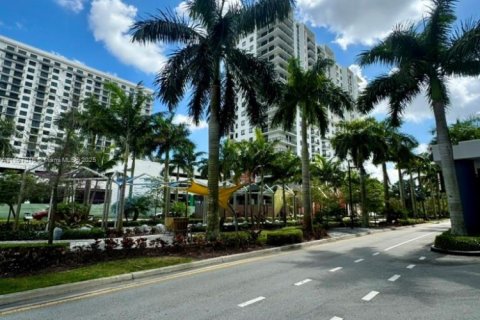 Купить кондоминиум в Дорал, Флорида 1 спальня, 72.19м2, № 1983397 - фото 27