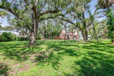 House in Saint Petersburg, Florida 3 bedrooms, 154.03 sq.m. № 2347280 - photo 14