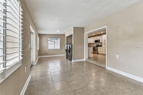 Villa ou maison à louer à Saint Petersburg, Floride: 4 chambres, 188.22 m2 № 1918155 - photo 19