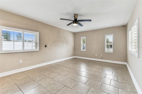 Villa ou maison à louer à Saint Petersburg, Floride: 4 chambres, 188.22 m2 № 1918155 - photo 20