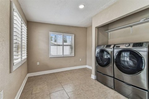 Villa ou maison à louer à Saint Petersburg, Floride: 4 chambres, 188.22 m2 № 1918155 - photo 17