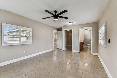 Villa ou maison à louer à Saint Petersburg, Floride: 4 chambres, 188.22 m2 № 1918155 - photo 21