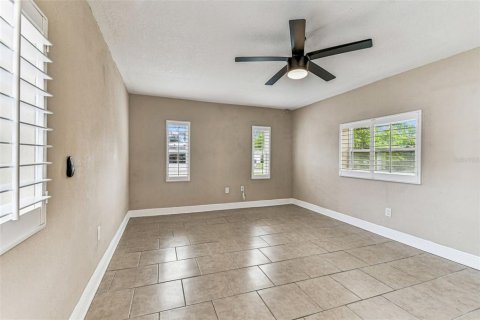 Villa ou maison à louer à Saint Petersburg, Floride: 4 chambres, 188.22 m2 № 1918155 - photo 22