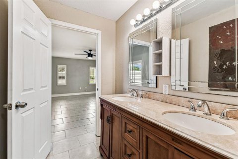 Villa ou maison à louer à Saint Petersburg, Floride: 4 chambres, 188.22 m2 № 1918155 - photo 26