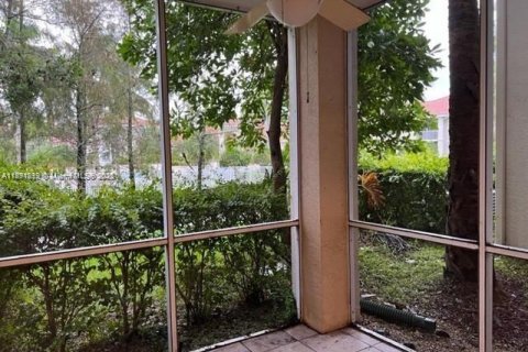 Снять в аренду кондоминиум в Корал-Спрингс, Флорида 2 спальни, 107.02м2, № 1944571 - фото 21
