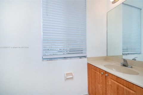 Купить таунхаус в Хомстед, Флорида 3 спальни, 120.96м2, № 1958966 - фото 26