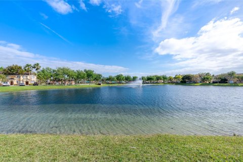 Купить таунхаус в Хомстед, Флорида 3 спальни, 120.96м2, № 1958966 - фото 5