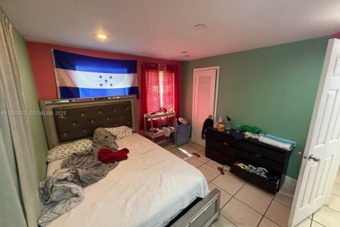 Снять в аренду виллу или дом в Окленд-Парк, Флорида 2 спальни, 72.46м2, № 1984569 - фото 9