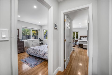 Villa ou maison à vendre à Miami, Floride: 2 chambres, 121.14 m2 № 1964877 - photo 24
