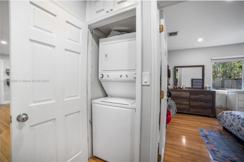 Villa ou maison à vendre à Miami, Floride: 2 chambres, 121.14 m2 № 1964877 - photo 25