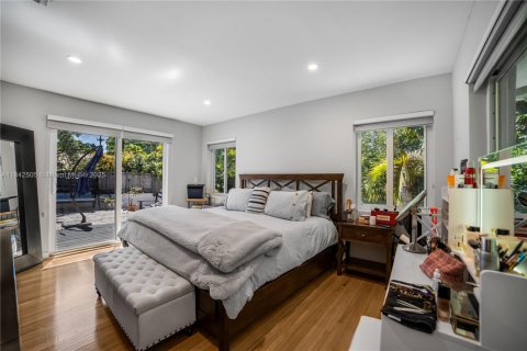 Villa ou maison à vendre à Miami, Floride: 2 chambres, 121.14 m2 № 1964877 - photo 13