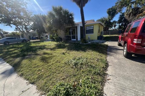 Duplex à vendre à Saint Pete Beach, Floride: 2 chambres, 93.65 m2 № 2234700 - photo 13