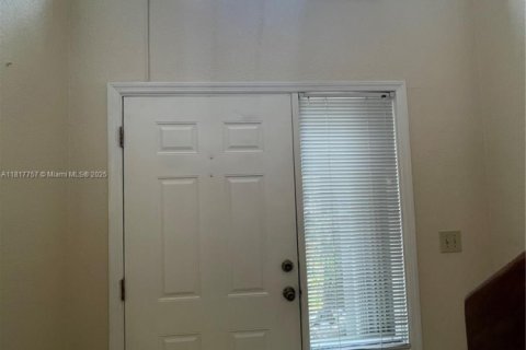 House in Miami, Florida 3 bedrooms, 190.26 sq.m. № 1775332 - photo 30