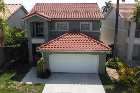 House in Miami, Florida 3 bedrooms, 190.26 sq.m. № 1775332 - photo 1